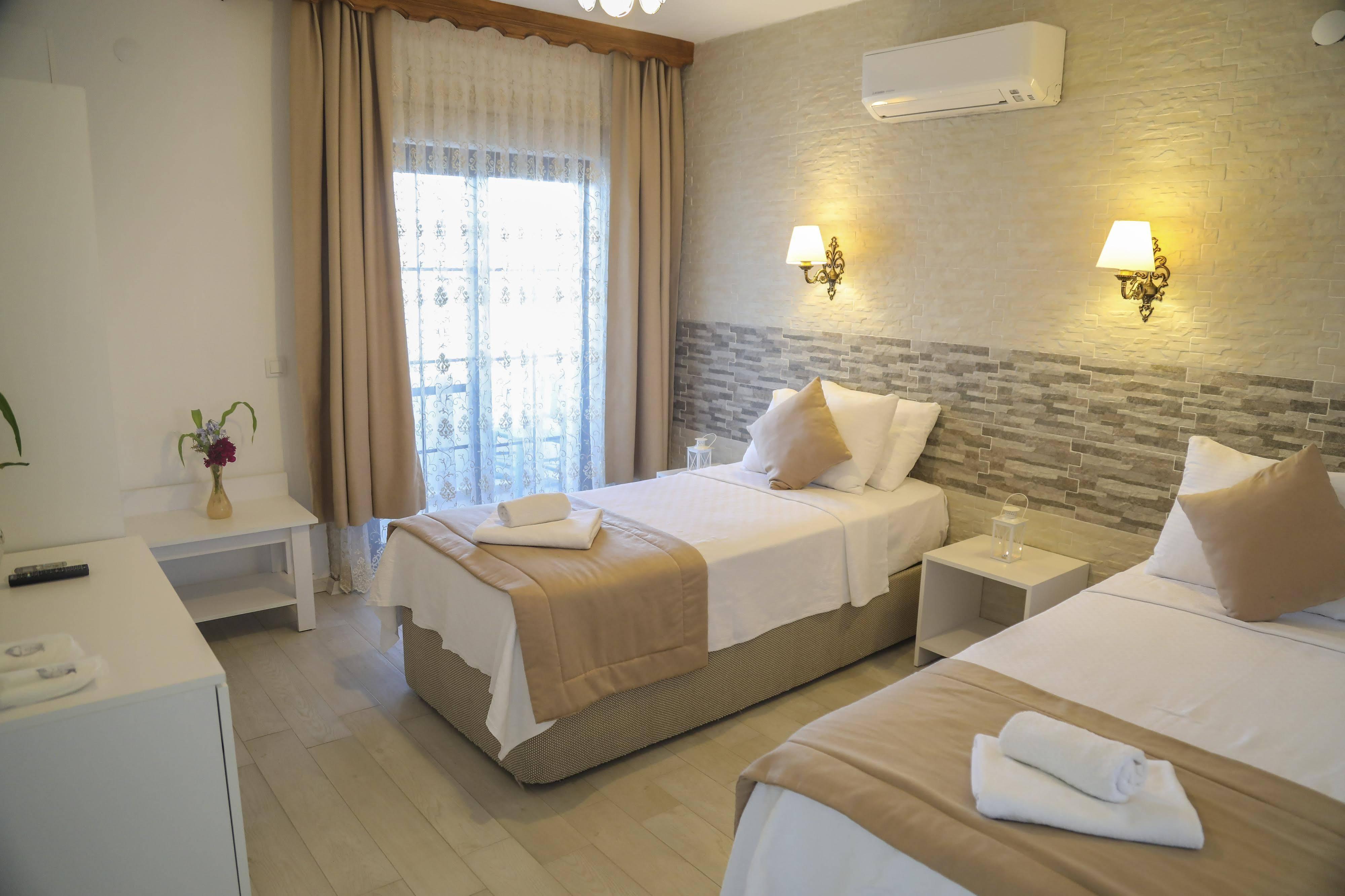 Aksu Hotel אלאקאטי מראה חיצוני תמונה