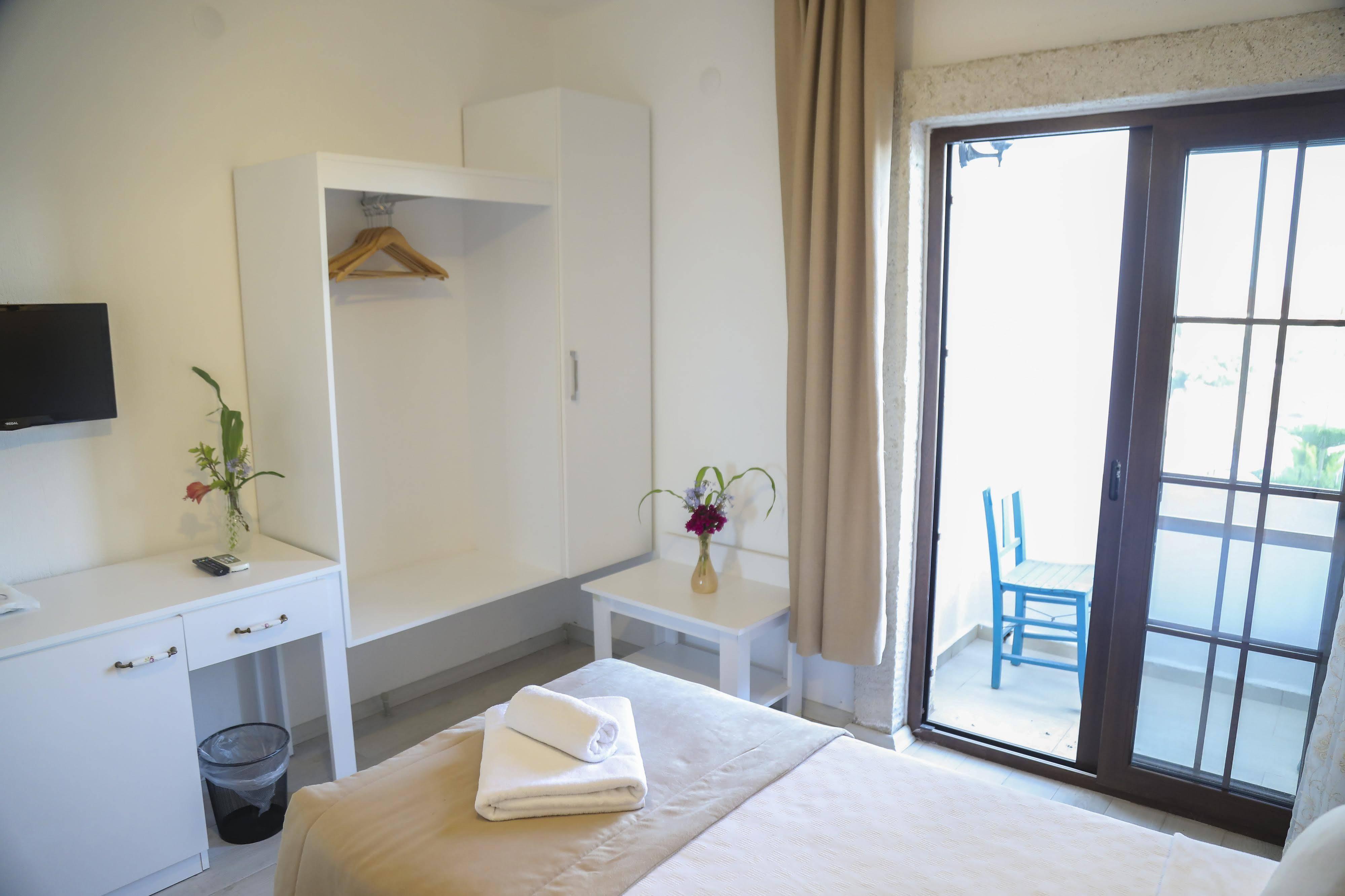 Aksu Hotel אלאקאטי מראה חיצוני תמונה