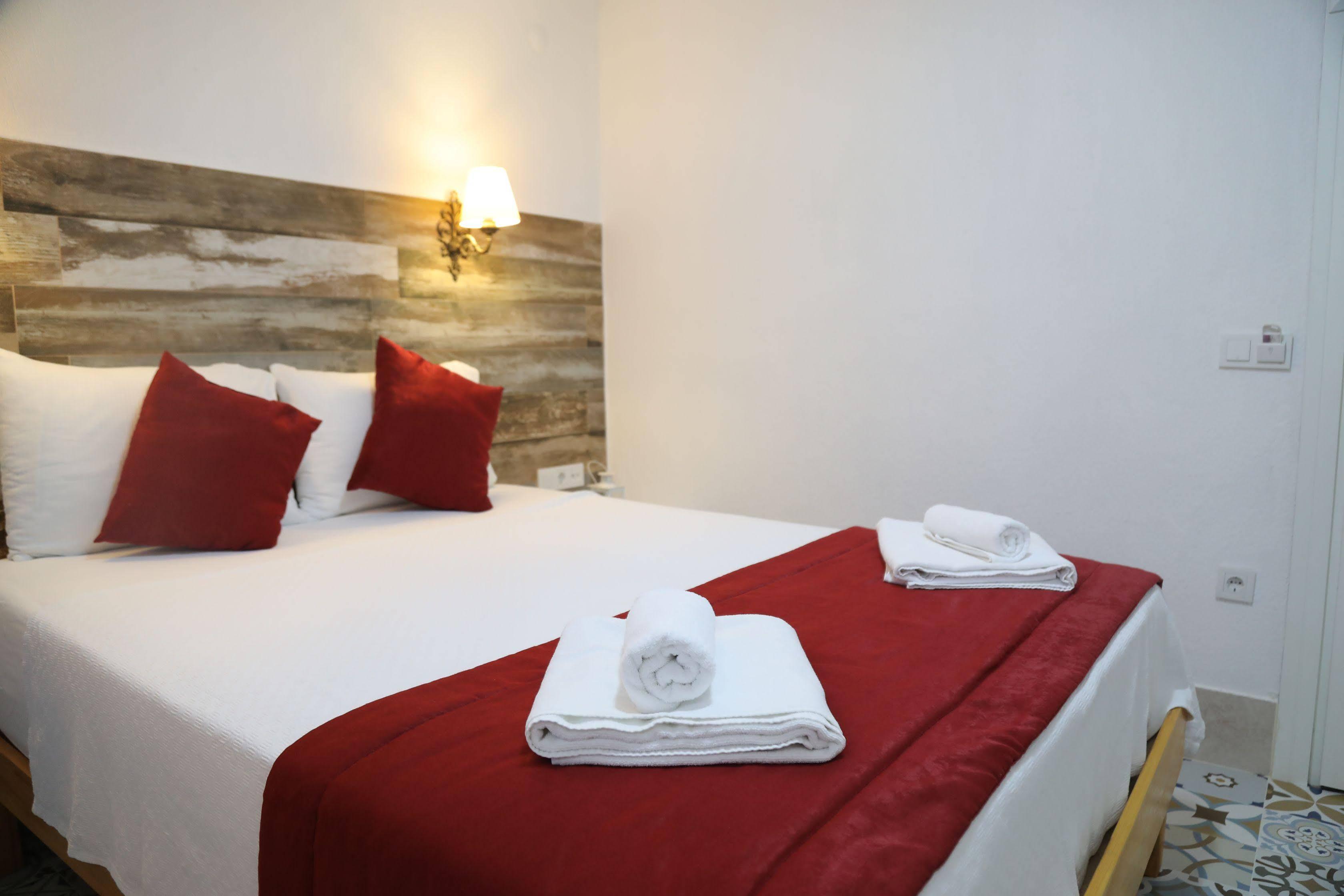 Aksu Hotel אלאקאטי מראה חיצוני תמונה
