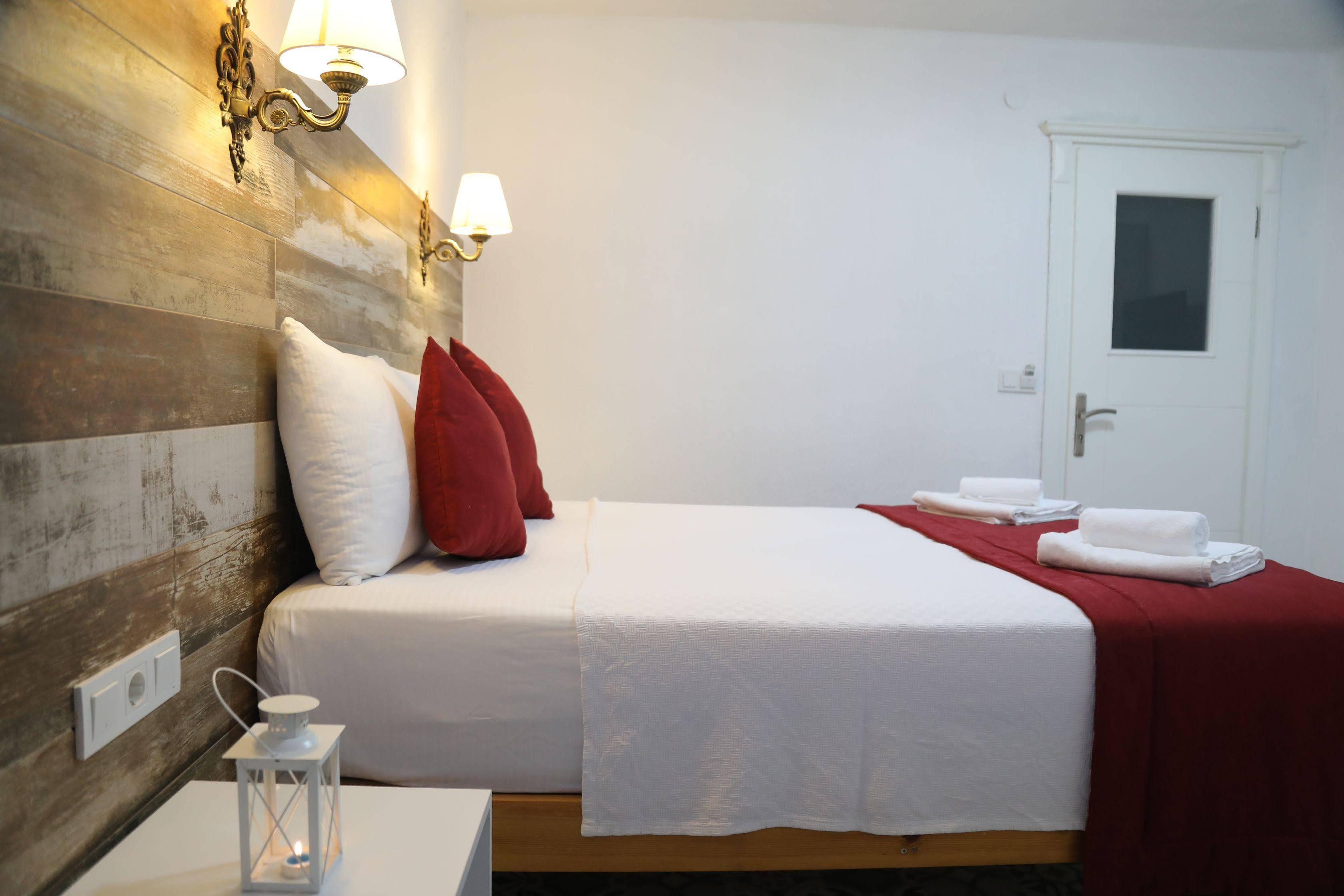 Aksu Hotel אלאקאטי מראה חיצוני תמונה